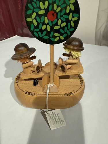 VTG Schmid Hand Carved Wooden Music Box  Plays Little Green Apples Works! - Picture 3 of 5