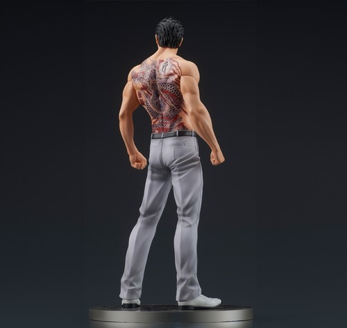 Yakuza Like A Dragon - Kazuma Kiryu PVC Action Figure Da Collezione Da 17CM - Foto 2 di 5