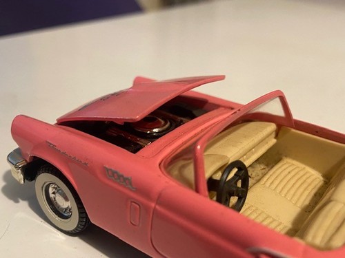 Elvis Pink Thunderbird Car *NR AS NEW* - Picture 7 of 9