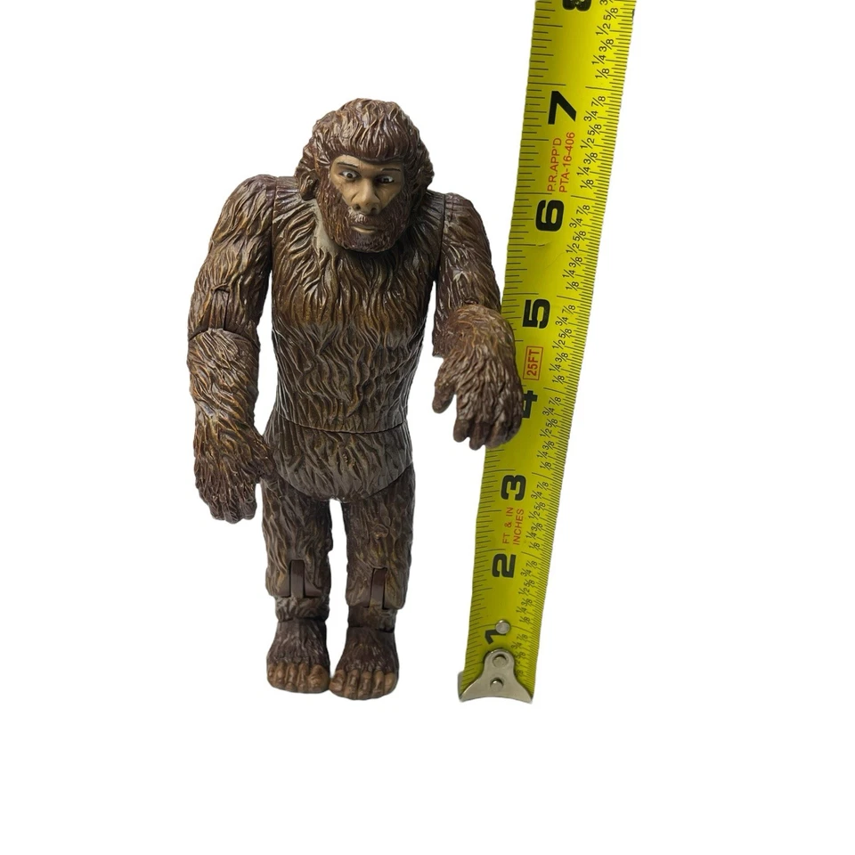 Figura de acción de colección Archie McPhee Big Foot 7" 2004 criatura Sasquatch Foto 2 de 4