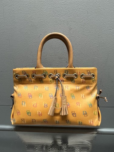 Vintage Dooney Bourke handbags medium pebbled leather