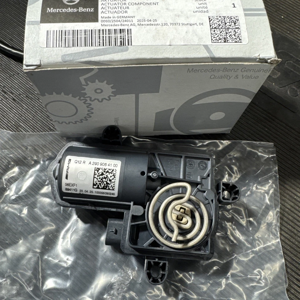 Mercedes E63s 2018 AMG RH válvula de escape aleta motor OEM A2909064100 Foto 2 de 2