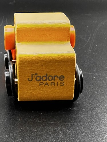 J’Adore Wooden Vehicle Bulldozer Bobcat With Raising Lowering Bucket - Picture 6 of 11