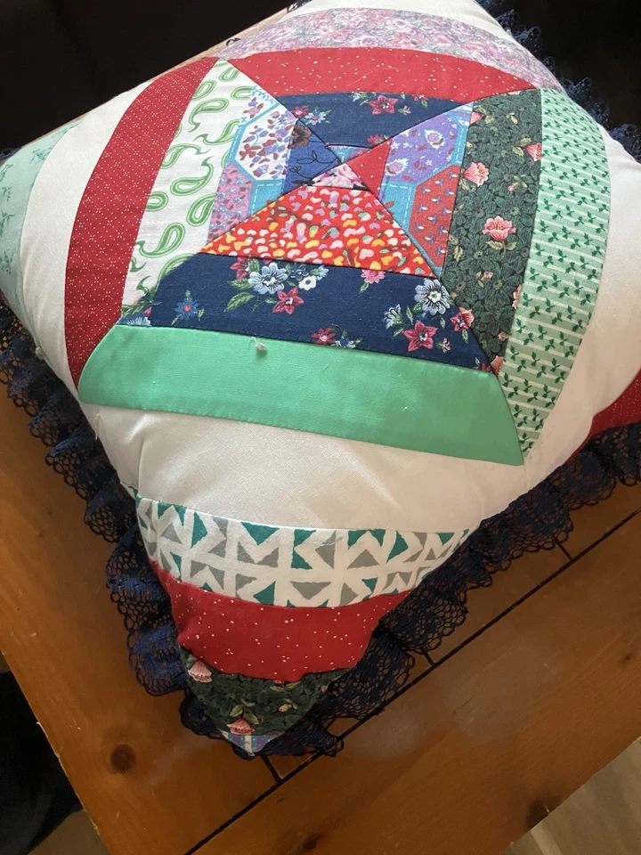 "Almohada de retazos acolchada hecha a mano vintage con adornos de encaje - colorido arte popular 14""" Foto 2 de 4