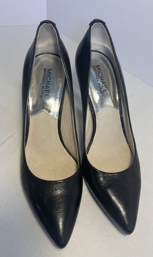 Michael Kors schwarze Pumps Leder spitz zulaufend Damen 8,5 schwarz 3” Absatz Schuhe