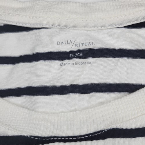 Daily Ritual Women’s Jersey Relaxed Fit Short-Sleeve Scoop Neck T-shirt Size S - Bild 3 von 12