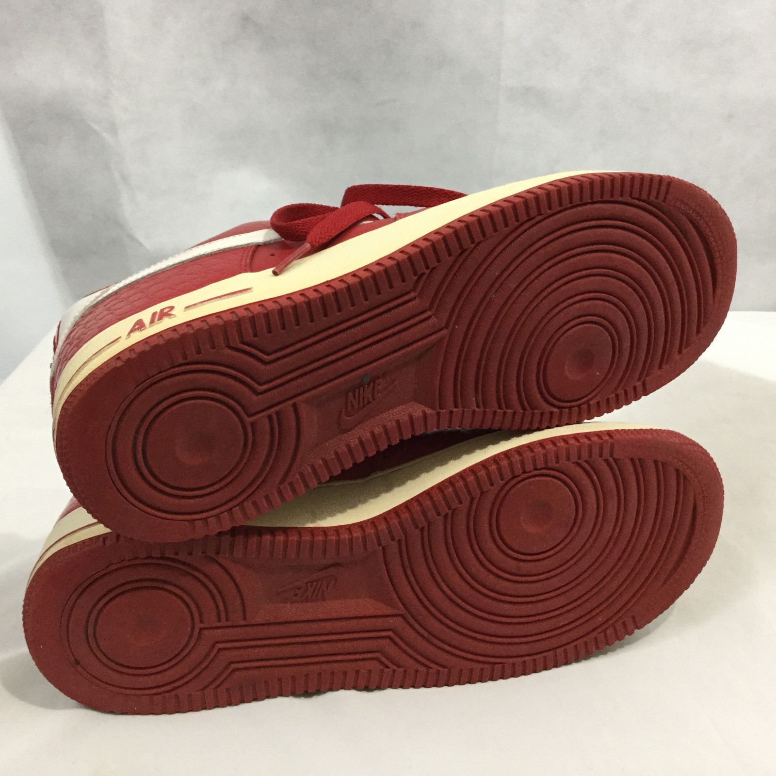 Nike Air Force Ones 1 AF- 1 82 Low 2010 Red White Low Tops Sz 9.5 Pelle 676c73 Nike Air Force Ones 1 AF- 1 82 Low 2010 Red White Low Tops Sz 9.5 Pelle 676c73
