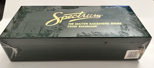 On30 Scale Bachmann 27299 Unlettered Low-Side Wooden Gondola - Picture 4 of 5