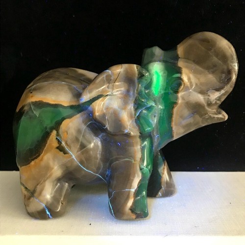 530G Natural Volcanic agate Quartz Crystal Hand Carved Elephant Healing - Foto 8 di 14