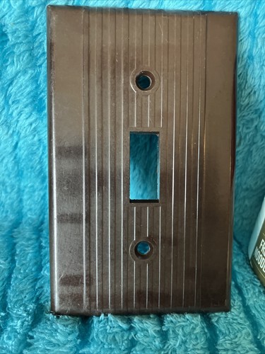 Piastra di copertura interruttore luce a costine centrali Leviton Deco marrone anni '40 - Foto 2 di 6
