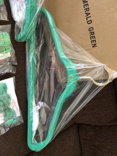 25 Joy Mangano Huggable Hangers * Clips * Hooks * Garment Bag * Emerald Green BR - Picture 5 of 7