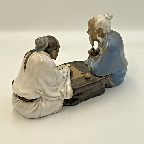 Estatuilla china Shiwan Mud Man par de hombres jugando juego de mesa Go Majong - Imagen 3 de 9