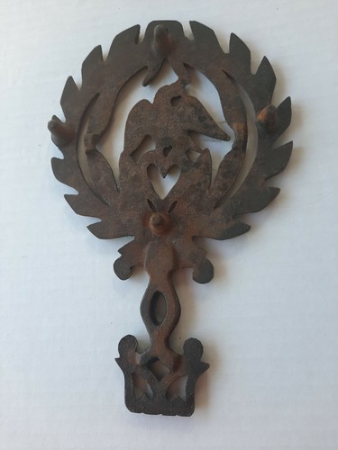 Mount Vernon WA Eagle Laurel Wreath Heart Cast Iron Trivet - Picture 8 of 10