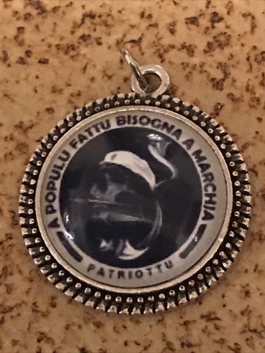 PENDENTIF MÉDAILLON Métal Argenté Vieilli 25mm Tête De Maure Mort Crâne Corse - Imagen 3 de 3