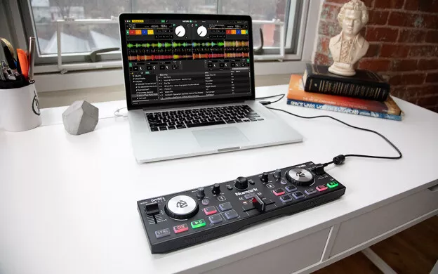  Numark DJ2GO2 Touch – Compact 2 Deck USB DJ Controller