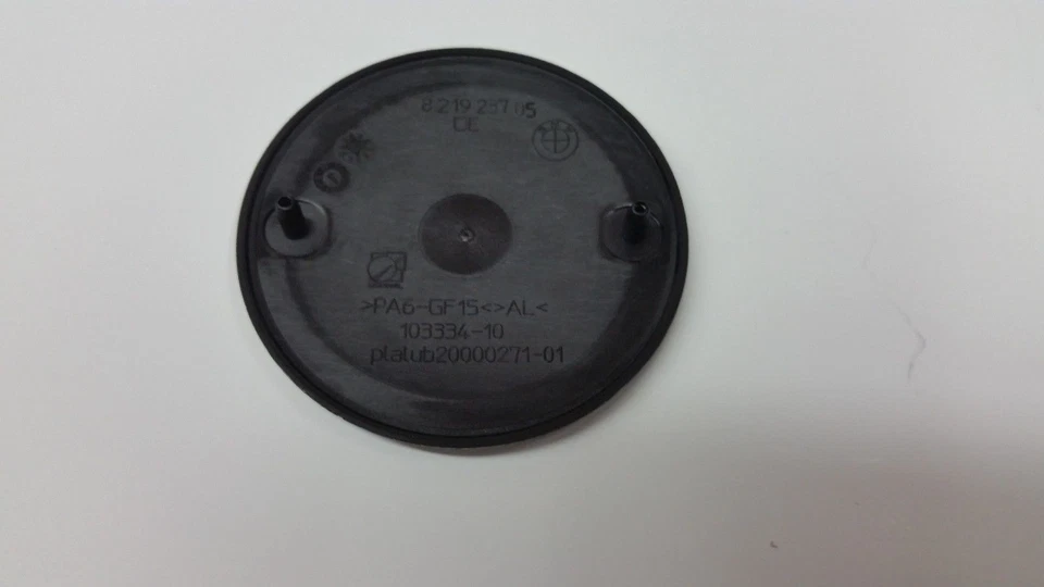 BMW 51148219237 E46 EMBLEMA TAPA MALETERO TRASERO OEM 97-15 NUEVO GENUINO Foto 4 de 4