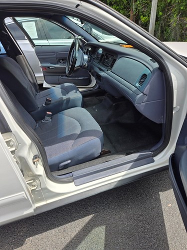 2002 Ford Crown Victoria - Picture 6 of 21