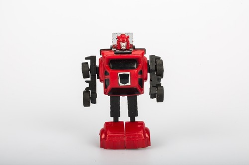 Transformers G1 Red AUTOBOT CLIFFJUMPER REISSUE Christmas Gift Toys - Picture 3 of 4