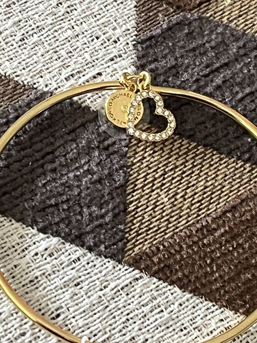 NWT MICHAEL KORS Gold Toned Heart Crystal 2 Charm Bangle Bracelet - Picture 5 of 7