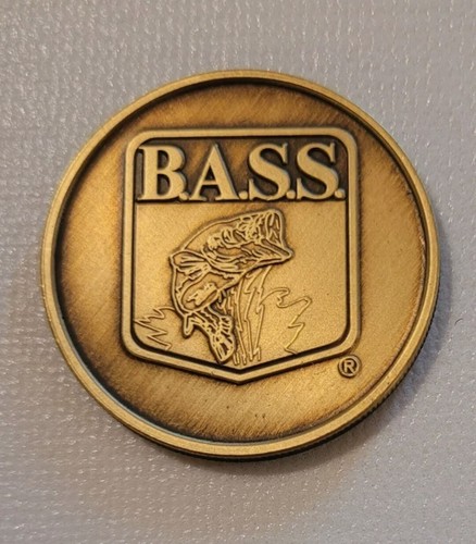 BASS COLLECTORS SERIES MEDALLION COIN "THE DUEL" BRONZE COIN - Picture 1 of 2