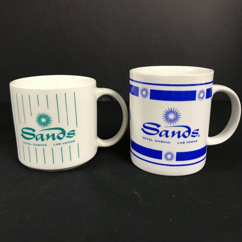 Retro Sands Hotel Casino Las Vegas 2 tazas de café cerradas 1996. Rat Pack VINTAGE - Imagen 1 de 8