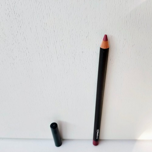 1x MAC Lip Pencil Lip Liner, Shade: Half-Red, 1.45g / 0.05oz, Brand New! - Picture 3 of 5