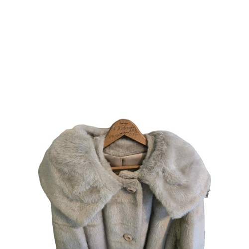 Vintage 1960s Puritan Collar (Can Be Worn 2 Ways) Faux Fur Swing Coat Size 8-10 - Picture 4 of 9