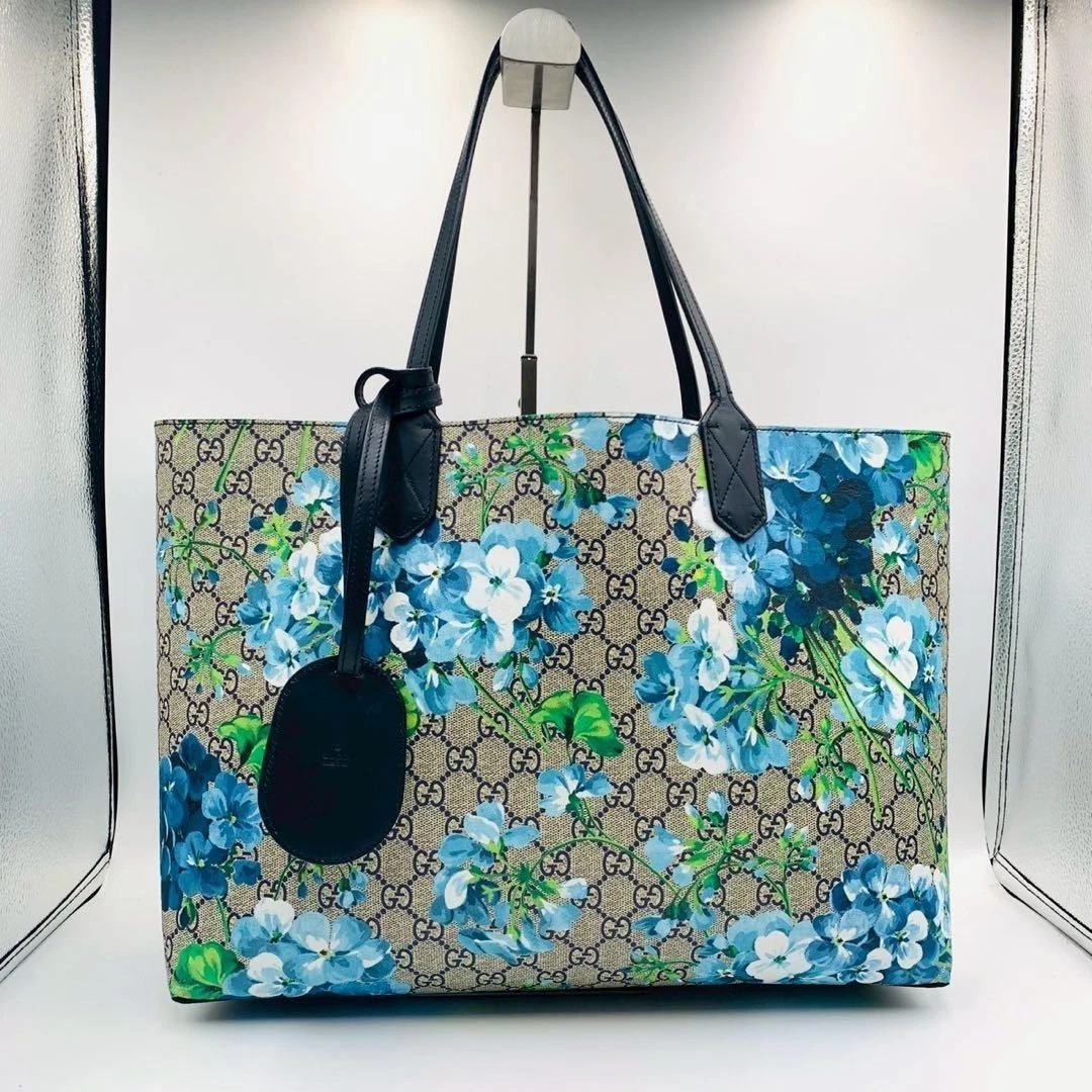 ぺんぎん GUCCI✜ブルームス フラワープリント✜ケース超美品 ぺんぎん GUCCI✜ブルームス フラワープリント✜ケース超美品 Gucci