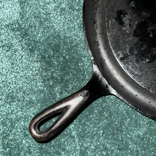 Wagner wear Sydney O 10 1/2” Greaseless Frying Skillet 1102-F - Picture 2 of 9