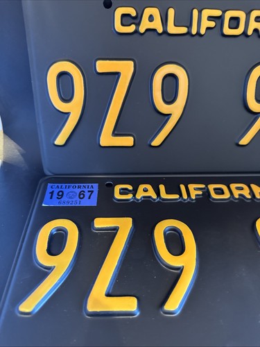 California Movie TV Prop Raised Plastic License Plates Black 1968 - Picture 5 of 6