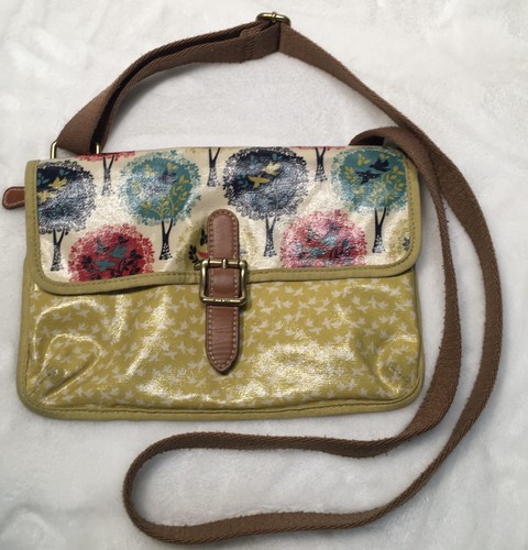 Fossil Birds Design Adjustable Crossbody Handbag Vinyl Exterior/Lined Interior - Picture 5 of 10
