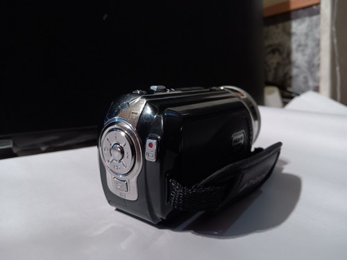 POLAROID DVC-00725F 720P HD Camcorder with 2.7-inch LCD + 1 Battery UNTESTED - Picture 4 of 6