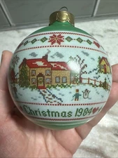 Hallmark THE SPIRIT OF CHRISTMAS ADORNS A HOME WITH LOVE 1984 Ornament Green