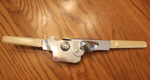 SWING-A-WAY Manual Can Opener Cream Soft Handle w/bottle Opener - Picture 4 of 7