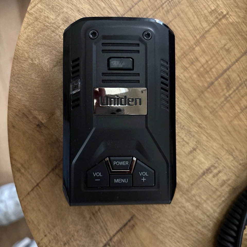 Uniden R3 Extreme Voice Alert Long Range Radar and Laser Detector - Matte Black - Image 2 of 4