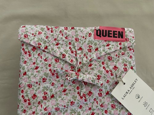 NEW 4pc Laura Ashley Queen Sheet Set Cottage Floral EMOGENE Reds Pinks & Greens - Picture 3 of 4