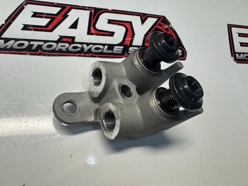 Yamaha YZF R1 2015-2025 ABS Joint OEM Genuine 2CR-25885-00 - Picture 2 of 3