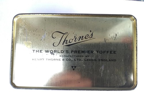 VINTAGE KLEINE DORNEN TOFFEE BONBONIERE DOSE - PUDEL WELPE HUNDE - - Bild 2 von 8