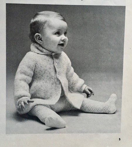 VINTAGE PATONS BEGINNERS BABY BOOK 198 ~ 9 DESIGNS IN QUICKERKNIT ~ 1976 EDITION - Picture 4 of 13