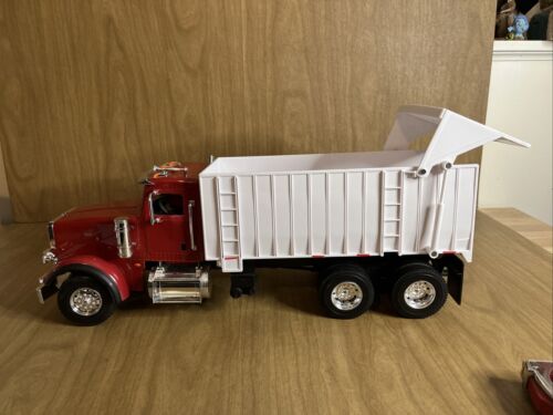 Ertl Big Farm Peterbilt 367 Truck With Grain Box Lights & Sounds Works 1/16th - Picture 9 of 19