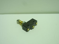 OMRON Z-15GQ22-B-7-K NEW-NO BOX LIMIT SWITCH Z15GQ22B7K