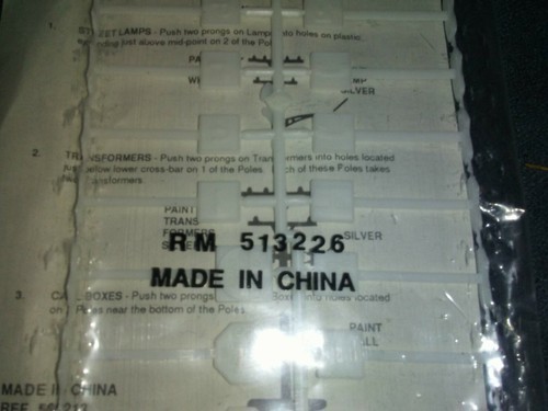 HO Scale Plastic White Road Signs 1 pack RM 513226 CHINA unpainted 24 signs New - Picture 3 of 10
