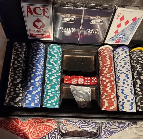 Vintage Complete Set of Playing Cards With metal Case BRAND NEW Very Unique Set - Picture 3 of 10