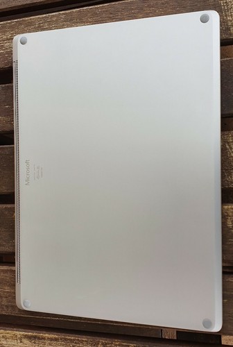 Microsoft Surface Laptop i5 7th Gen / 8 GB Ram / 256 ssd GB / Win 10 - Picture 4 of 9