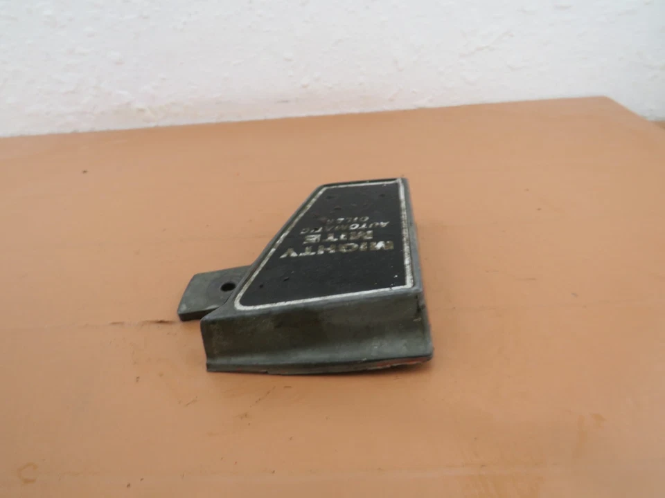 Remington Mighty Mite Chainsaw OEM Clutch Cover - Image 3 of 4