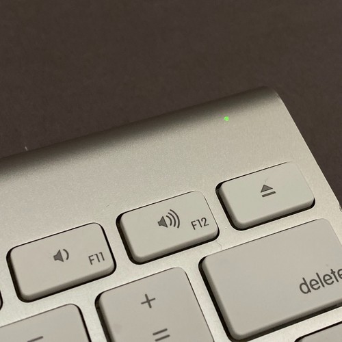 Genuine OEMApple Wireless Bluetooth Keyboard A1314 Mac - Tested - Working - Picture 9 of 15