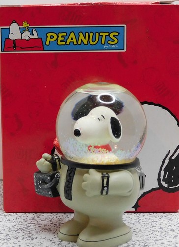 Peanuts Snoopy Astronaut Westland Mini Globe Figurine HTF MIB - Picture 9 of 13
