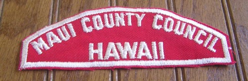 MAUI COUNTY COUNCIL PATCH OA 567 554 HAWAII ROT WEISS STREIFEN RWS KLEBERÜCKSEITE NEUWERTIG!