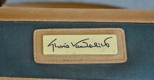 GLORIA VANDERBUILT TAPESTRY OVERNITE BAG - Picture 3 of 4
