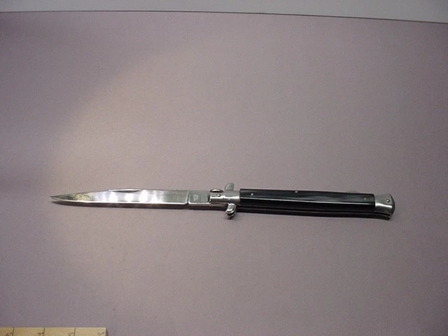 VINTAGE HUGE 13-3/16". MANUAL ITALIAN LOCK BACK MADE IN ITALY STUNNING ! - Image 3 of 4